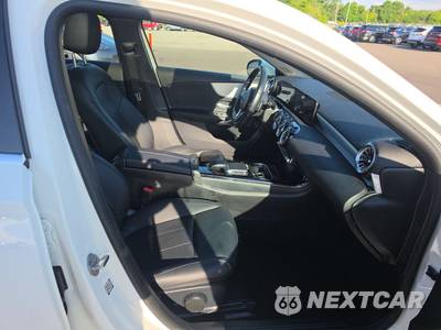 2022 Mercedes-Benz A 220 4MATIC - zdjęcie 8 z 25 - miniatura