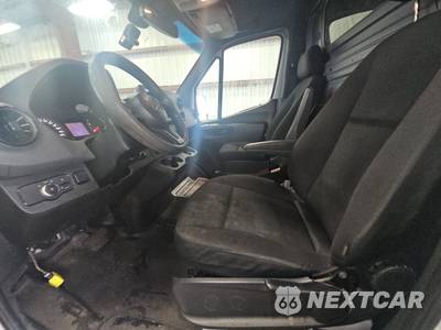 2019 Mercedes-Benz Sprinter 2500 Cargo Van Standard Roof 144.0" WB - zdjęcie 7 z 35 - miniatura