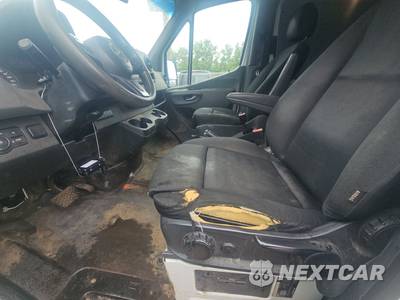 2019 Mercedes-Benz Sprinter 2500 Crew Van High Roof 144.0" WB - zdjęcie 7 z 33 - miniatura