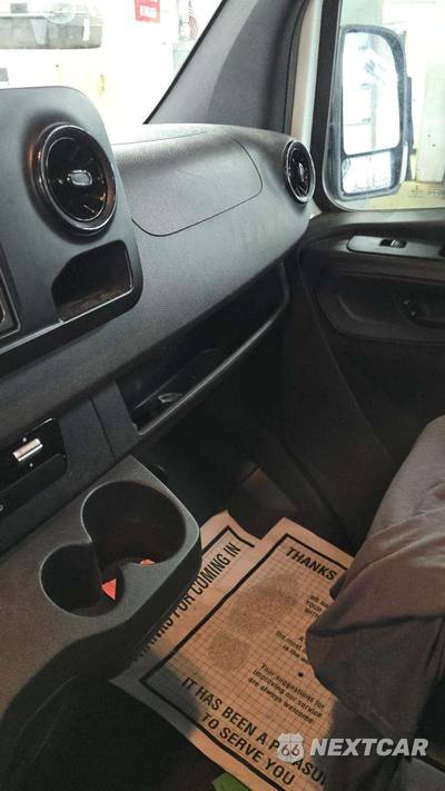 2019 Mercedes-Benz Sprinter 2500 Cargo Van Standard Roof 144.0" WB - zdjęcie 23 z 35 - miniatura