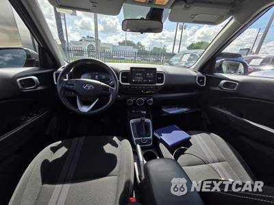 2025 Hyundai Venue SEL - zdjęcie 27 z 28 - miniatura