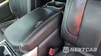 2017 Nissan TITAN PRO-4X Crew Cab Short Bed - zdjęcie 23 z 27 - miniatura