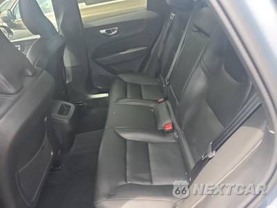 2024 Volvo XC60 B5 Core Dark Theme - zdjęcie 16 z 21 - miniatura