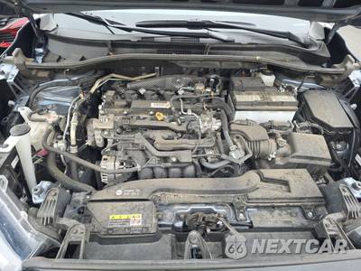 2025 Toyota Corolla Cross LE - zdjęcie 15 z 30 - miniatura