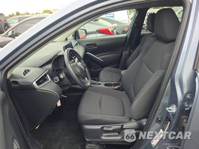 2025 Toyota Corolla Cross LE - zdjęcie 7 z 30 - miniatura