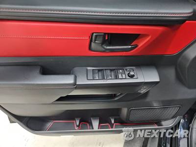 2025 Toyota Sequoia TRD Pro - zdjęcie 9 z 23 - miniatura