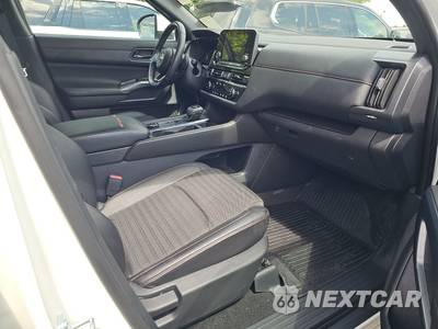 2024 Nissan Pathfinder Rock Creek - zdjęcie 8 z 20 - miniatura