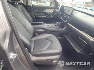 2025 Toyota Grand Highlander Hybrid Limited - zdjęcie 8 z 24 - miniatura