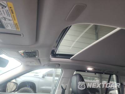 2025 Toyota Grand Highlander Hybrid Limited - zdjęcie 18 z 24 - miniatura