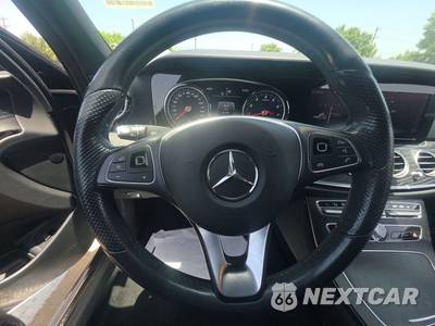 2018 Mercedes-Benz E 300 Sedan - zdjęcie 10 z 17 - miniatura