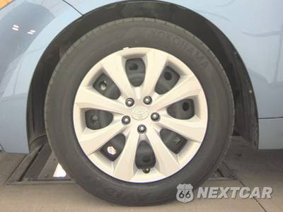 2026 Toyota Corolla Hybrid LE Sedan - zdjęcie 9 z 28 - miniatura