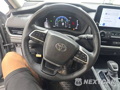 2024 Toyota Grand Highlander XLE - zdjęcie 10 z 17 - miniatura