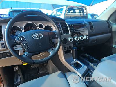 2013 Toyota Sequoia SR5 - zdjęcie 11 z 35 - miniatura