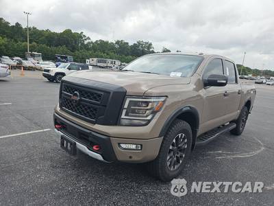 2020 Nissan TITAN PRO-4X Crew Cab Short Bed