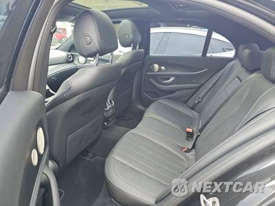 2022 Mercedes-Benz E 350 Sedan - zdjęcie 13 z 32 - miniatura