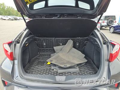 2021 Toyota C-HR XLE - zdjęcie 16 z 36 - miniatura