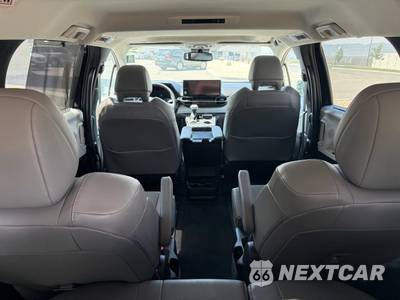 2025 Toyota Sienna XLE 7-Passenger 120.5" WB - zdjęcie 4 z 7 - miniatura