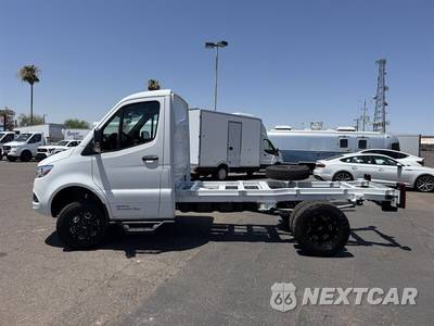 2023 Mercedes-Benz Sprinter 3500XD Cab Chassis DRW - zdjęcie 2 z 18 - miniatura