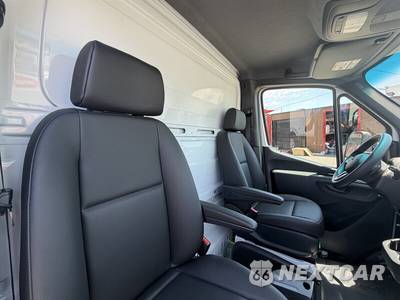 2023 Mercedes-Benz Sprinter 3500XD Cab Chassis DRW - zdjęcie 15 z 18 - miniatura
