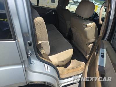 2005 Nissan Pathfinder SE - zdjęcie 14 z 37 - miniatura