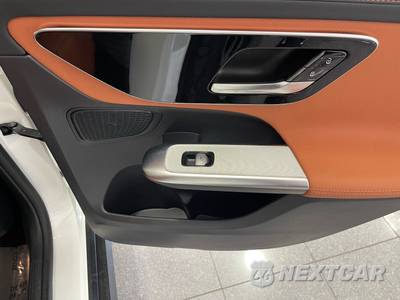 2025 Mercedes-Benz GLC 350e - zdjęcie 43 z 50 - miniatura