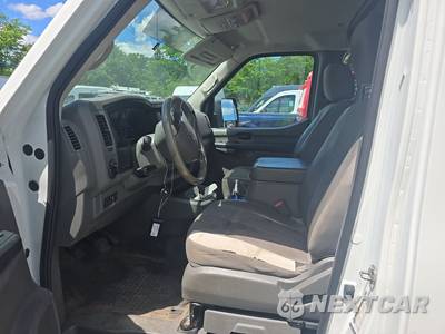 2020 Nissan NV2500 HD Cargo SV Standard Roof 146.1" WB - zdjęcie 7 z 35 - miniatura