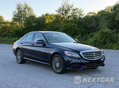 2015 Mercedes-Benz C 300 4MATIC Sedan w/Luxury Pkg - zdjęcie 3 z 15 - miniatura
