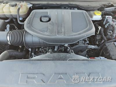 2025 Ram 1500 Laramie Crew Cab Short Bed - zdjęcie 15 z 30 - miniatura