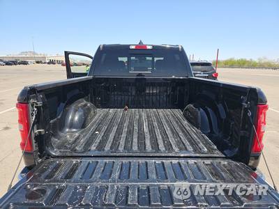 2025 Ram 1500 Laramie Crew Cab Short Bed - zdjęcie 16 z 30 - miniatura