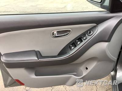 2010 Hyundai Elantra GLS Sedan - zdjęcie 10 z 36 - miniatura