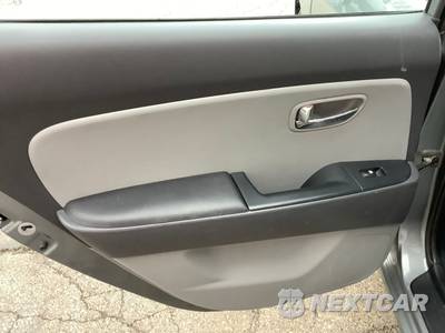 2010 Hyundai Elantra GLS Sedan - zdjęcie 19 z 36 - miniatura