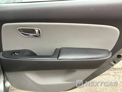 2010 Hyundai Elantra GLS Sedan - zdjęcie 21 z 36 - miniatura
