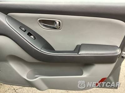 2010 Hyundai Elantra GLS Sedan - zdjęcie 23 z 36 - miniatura