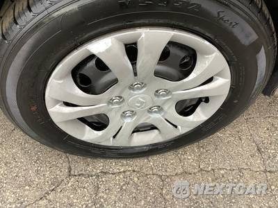 2010 Hyundai Elantra GLS Sedan - zdjęcie 32 z 36 - miniatura