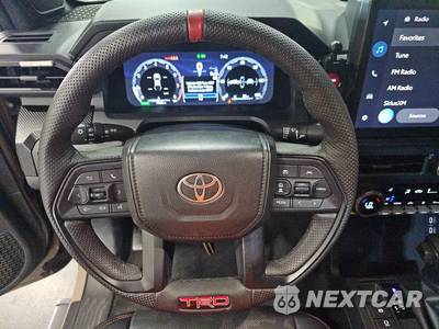 2025 Toyota Tacoma i-FORCE MAX TRD Pro Crew Cab Medium Bed - zdjęcie 10 z 28 - miniatura