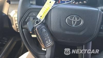 2025 Toyota Tacoma i-FORCE MAX TRD Pro Crew Cab Medium Bed - zdjęcie 19 z 28 - miniatura