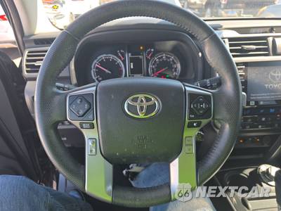 2020 Toyota 4Runner Limited - zdjęcie 10 z 22 - miniatura