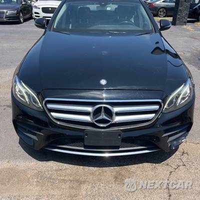 2017 Mercedes-Benz E 300 Sport 4MATIC Sedan - zdjęcie 1 z 50 - miniatura