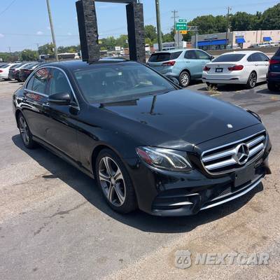 2017 Mercedes-Benz E 300 Sport 4MATIC Sedan - zdjęcie 5 z 50 - miniatura