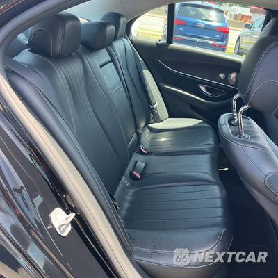 2017 Mercedes-Benz E 300 Sport 4MATIC Sedan - zdjęcie 35 z 50 - miniatura
