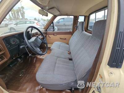 1986 Toyota Pickup - zdjęcie 7 z 32 - miniatura