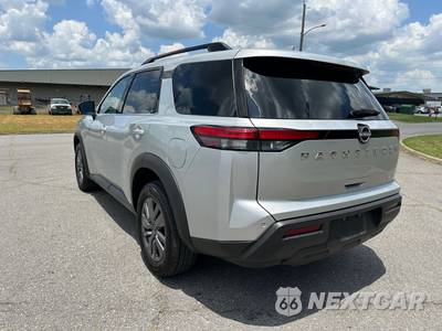 2025 Nissan Pathfinder SV - zdjęcie 7 z 34 - miniatura