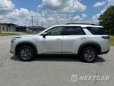 2025 Nissan Pathfinder SV - zdjęcie 8 z 34 - miniatura