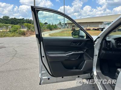 2025 Nissan Pathfinder SV - zdjęcie 12 z 34 - miniatura