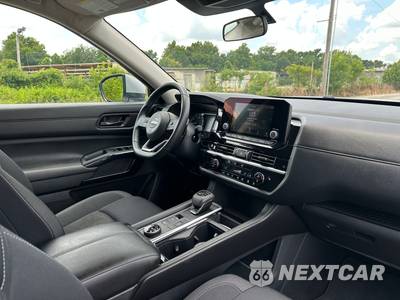 2025 Nissan Pathfinder SV - zdjęcie 21 z 34 - miniatura