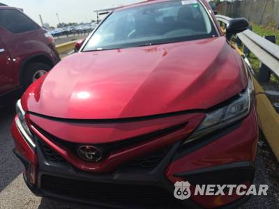 2024 Toyota Camry SE - zdjęcie 2 z 35 - miniatura