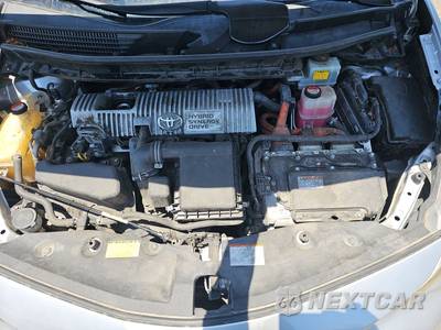 2015 Toyota Prius v Three - zdjęcie 15 z 46 - miniatura