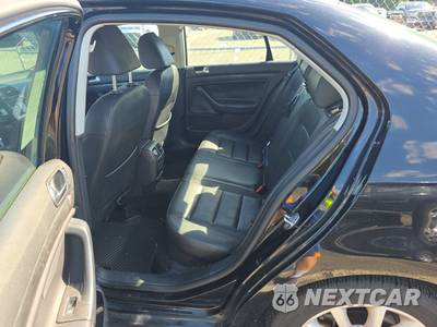 2010 Volkswagen Jetta Sedan Limited - zdjęcie 13 z 49 - miniatura
