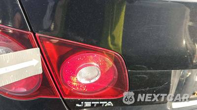 2010 Volkswagen Jetta Sedan Limited - zdjęcie 30 z 49 - miniatura