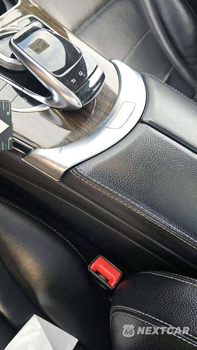 2016 Mercedes-Benz C 300 4MATIC w/Sport Pkg - zdjęcie 31 z 45 - miniatura